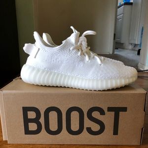 YEEZY 350 V2 Triple White